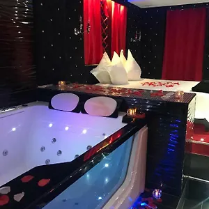 Le Cabaret Vip Spa Appartement